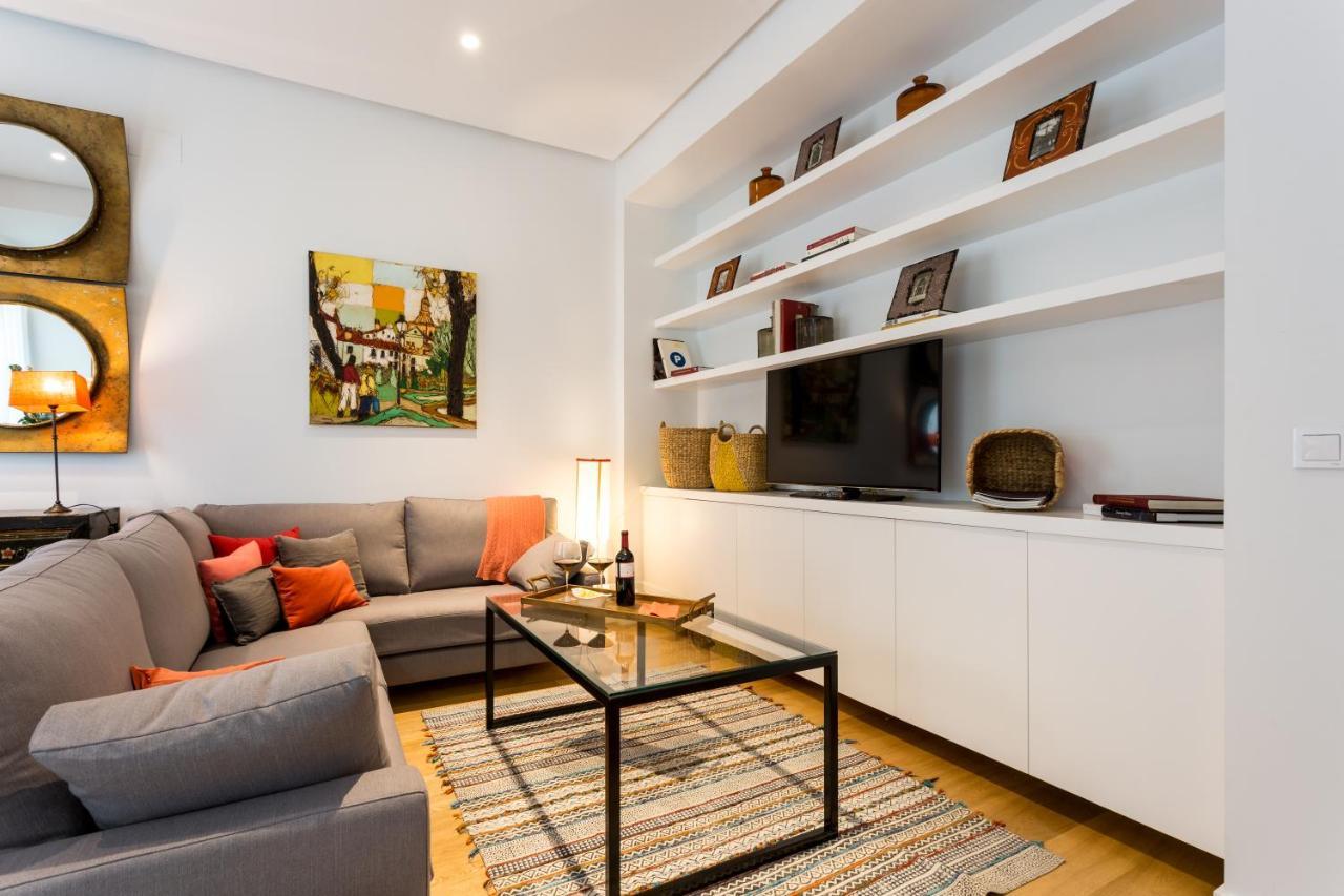 Apartamentos Rg Plaza De Espana เซบีญา ภายนอก รูปภาพ