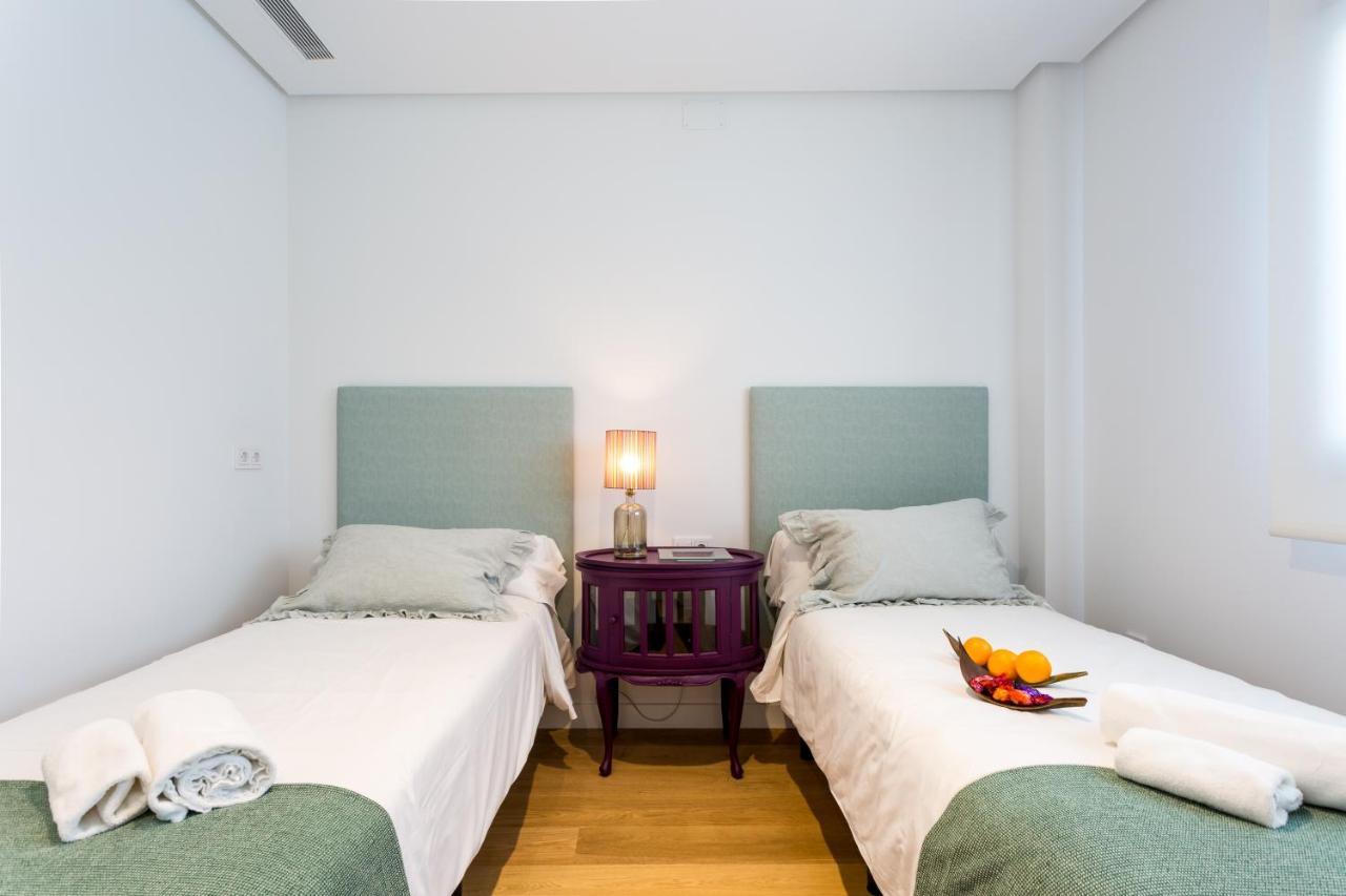Apartamentos Rg Plaza De Espana เซบีญา ภายนอก รูปภาพ