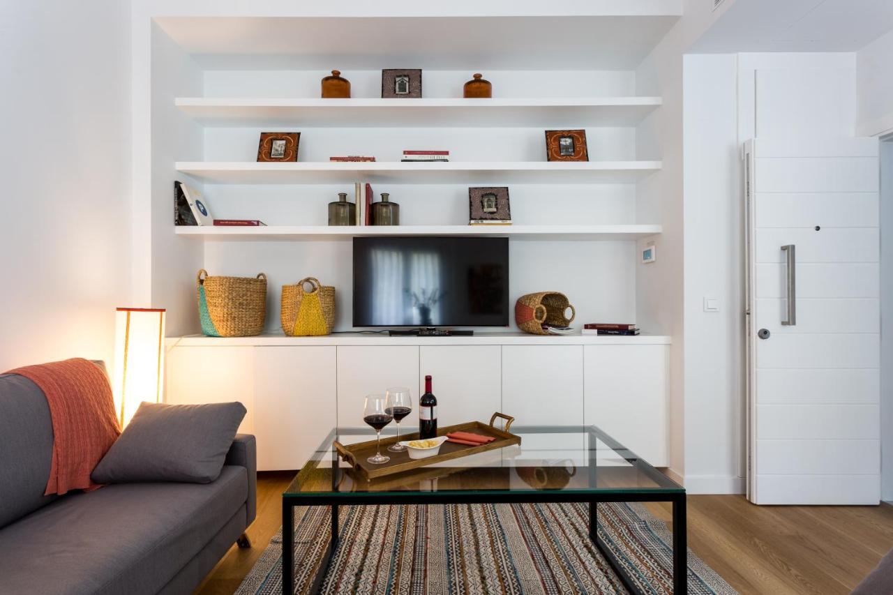 Apartamentos Rg Plaza De Espana เซบีญา ภายนอก รูปภาพ
