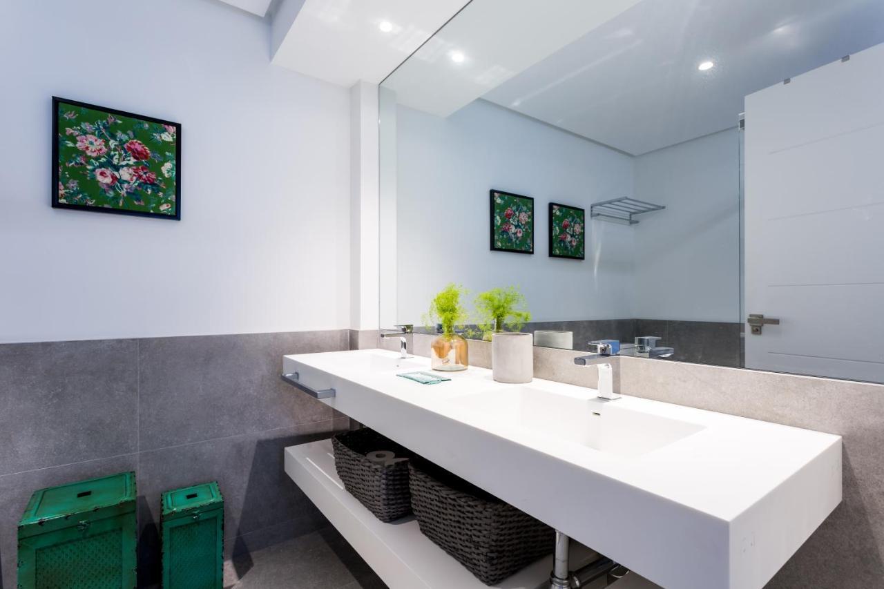 Apartamentos Rg Plaza De Espana เซบีญา ภายนอก รูปภาพ