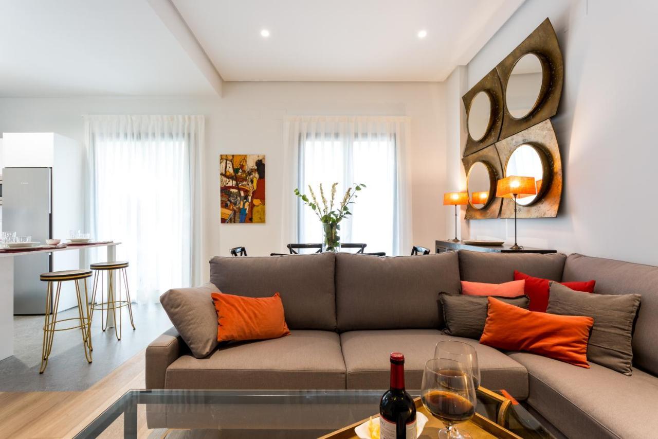 Apartamentos Rg Plaza De Espana เซบีญา ภายนอก รูปภาพ