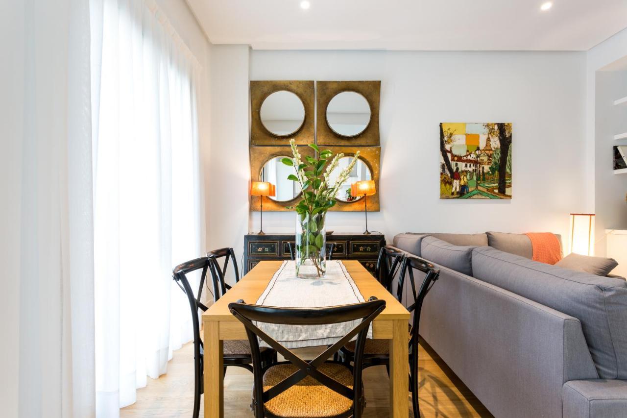 Apartamentos Rg Plaza De Espana เซบีญา ภายนอก รูปภาพ