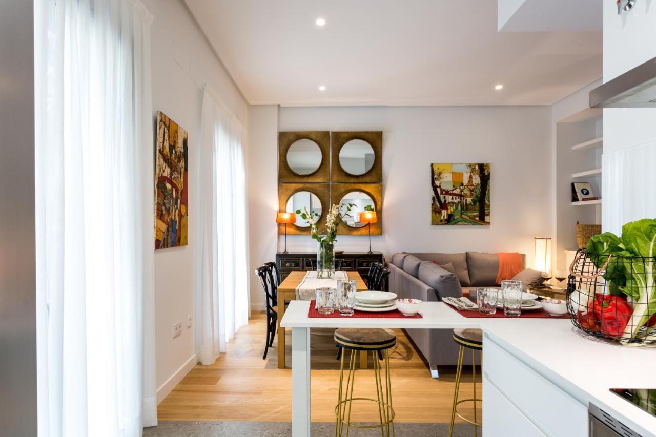 Apartamentos Rg Plaza De Espana เซบีญา ภายนอก รูปภาพ