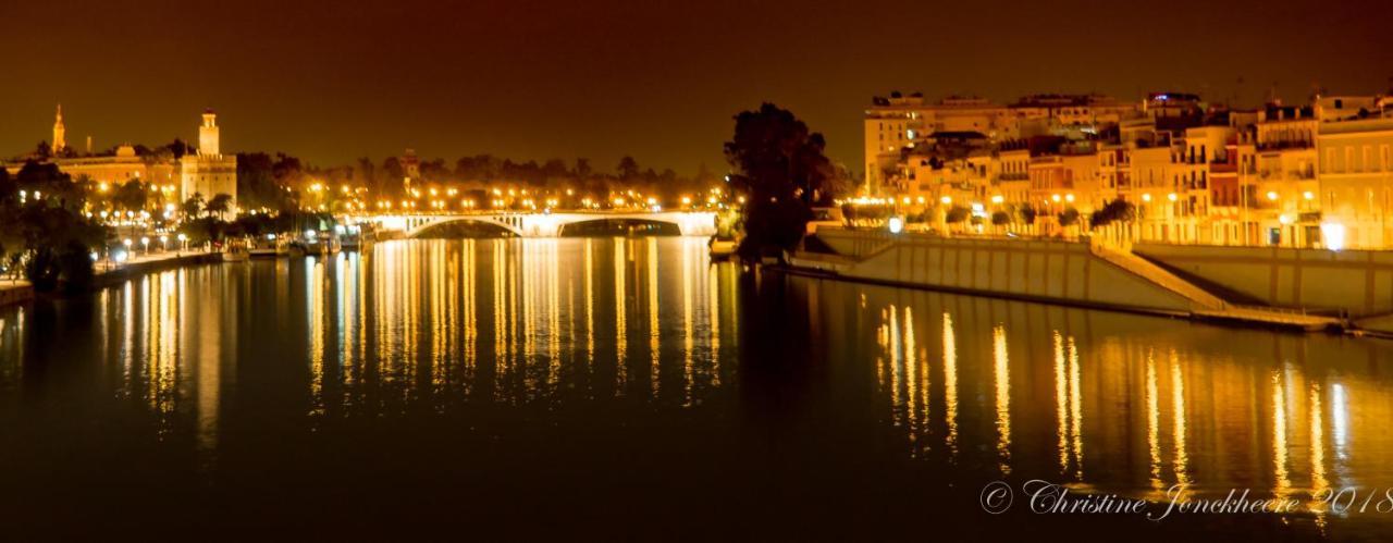 Apartamentos Rg Plaza De Espana เซบีญา ภายนอก รูปภาพ